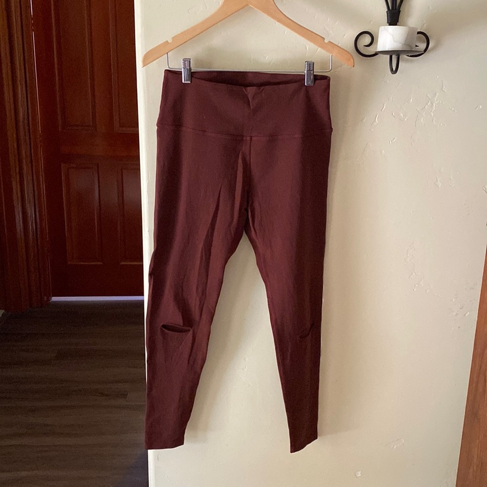 Beyond yoga slit knee leggings size xl